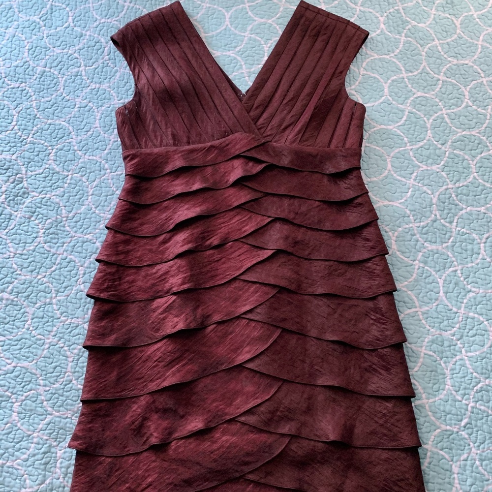 ADRIANNA PAPELL V-NECK Tier Wine Red Dress